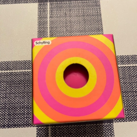 Color Changing NeeDoh - Picture 2 of 3